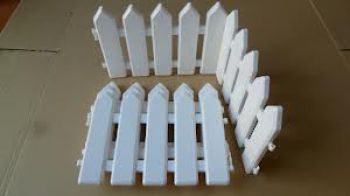 Hàng rào nhựa màu trắng